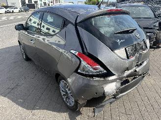 Lancia Ypsilon 1.2I  SILVER picture 3