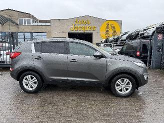 Schadeauto Kia Sportage 1.6I LOUNGE 2011/8