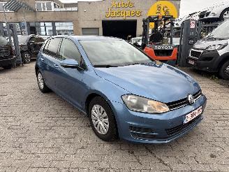 Vaurioauto  passenger cars Volkswagen Golf 1.6 TDI 2013/5