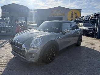 Damaged car Mini Cooper 1.5 2015/12