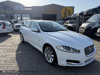 Voiture accidenté Jaguar XF 2.2D LUXURY 2013/8
