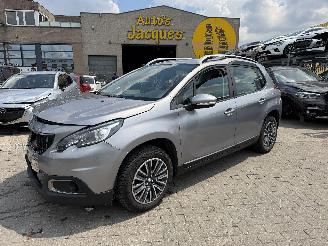 krockskadad bil auto Peugeot 2008 1.5 HDI ACTIVE 2019/4