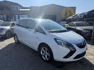 damaged passenger cars Opel Zafira 1.6 TOURER COSMO 2016/2