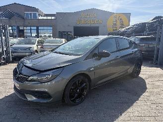 Damaged car Opel Astra 1.2 B 2020/6