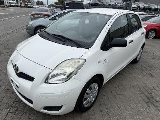 Toyota Yaris 1.0 5D picture 7