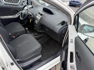 Toyota Yaris 1.0 5D picture 8