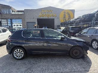 damaged passenger cars Peugeot 308 1.5 HDI AUTOMAT 2019/7
