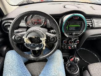 Mini Cooper 1.5 picture 7