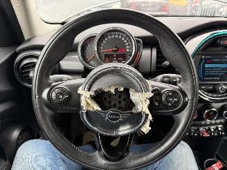 Mini Cooper 1.5 picture 20