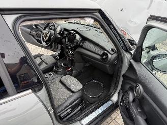 Mini Cooper 1.5 picture 15