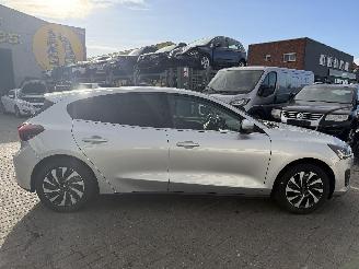 Ford Focus 1.0 ECOBOOST MHEV picture 2