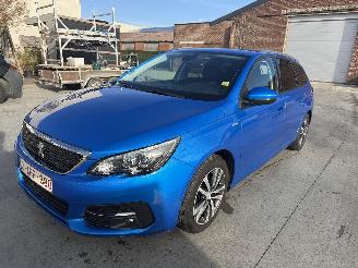 Schadeauto Peugeot 308 1.2 PURETECH 2021/3