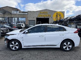 skadebil auto Hyundai Ioniq PLUG-IN HYDBRID 2018/3