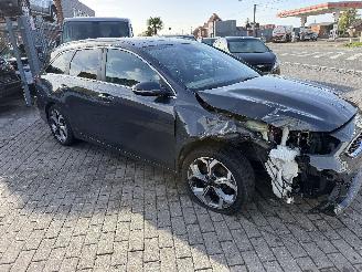 Kia Ceed 1.0 T-GDI picture 4