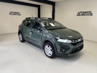 Vaurioauto  passenger cars Dacia Sandero STEPWAY 2024/5