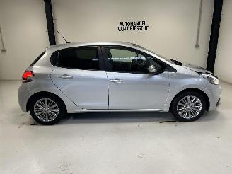 Peugeot 208 STYLE picture 2