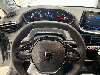 Peugeot 208 STYLE picture 13