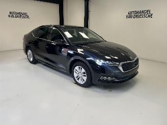 Schadeauto Skoda Octavia AMBITION 2021/10