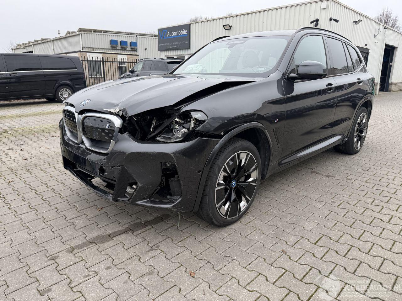 BMW iX3 M-Sport / Panorama/ Impressive