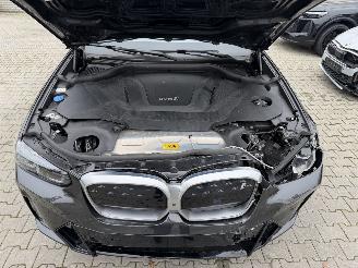 BMW iX3 M-Sport / Panorama/ Impressive picture 16