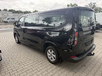 Ford Tourneo Custom L2 9-persoons picture 5