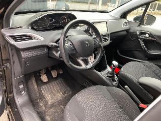 Peugeot 208 ALLURE picture 23