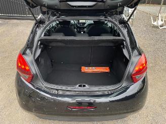 Peugeot 208 ALLURE picture 17