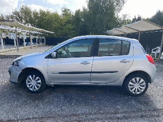 Renault Clio RIP CURL picture 11