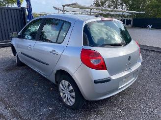 Renault Clio RIP CURL picture 12