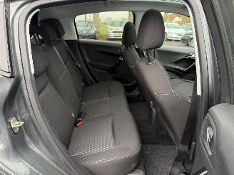 Peugeot 208 208 ALLURE picture 20