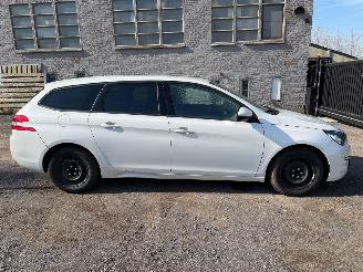 Voiture accidenté Peugeot 308 II SW STYLE 2016/5
