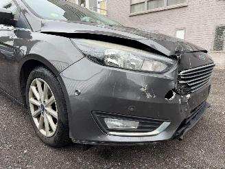 Ford Focus TITANIUM picture 3