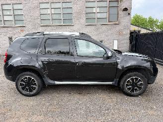 Vaurioauto  passenger cars Dacia Duster PRESTIGE 2016/12