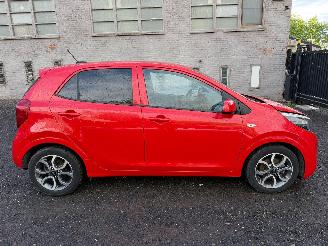 skadebil auto Kia Picanto 1.0 2017/10