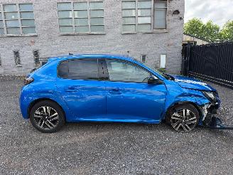Vaurioauto  passenger cars Peugeot 208 1.2 I 2022/8