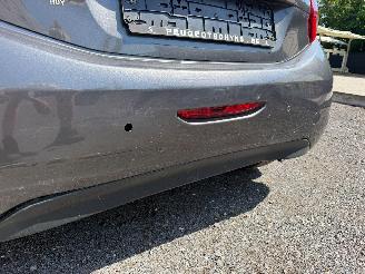 Peugeot 208 SIGNATURE picture 14