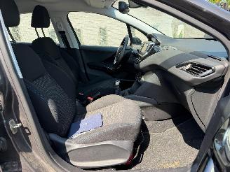 Peugeot 208 SIGNATURE picture 22