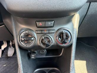 Peugeot 208 1.2 I picture 30