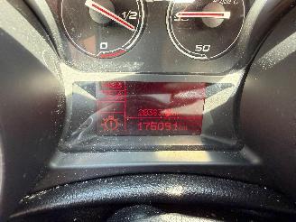 Alfa Romeo Giulietta 1.6 JTD picture 27