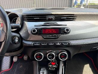 Alfa Romeo Giulietta 1.6 JTD picture 28