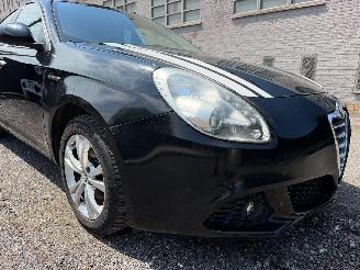 Alfa Romeo Giulietta 1.6 JTD picture 3