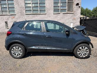 Unfallwagen Renault Captur ZEN 2015/8
