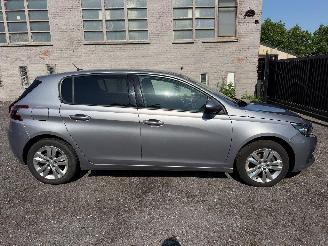 Damaged car Peugeot 308 II ACTIVE 2018/3