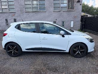 Renault Clio AUTHENTIQUE picture 1
