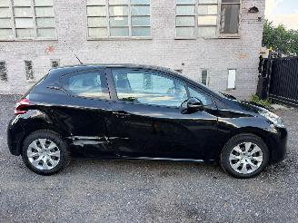 Auto incidentate Peugeot 208 LIKE 2015/5