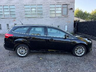 Coche accidentado Ford Focus TREND 2018/6