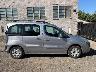 damaged passenger cars Peugeot Partner TEPEE STYLE 2016/4