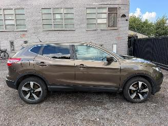 Damaged car Nissan Qashqai 1.2 I 2015/10