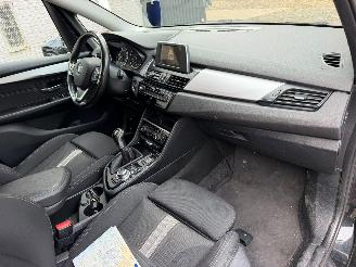 BMW 2-serie 216D picture 25