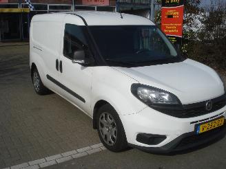 krockskadad bil bedrijf Fiat Doblo MAXI L2-H1 1600 DIESELEURO 6  AIRCO- NAVI 2019/3